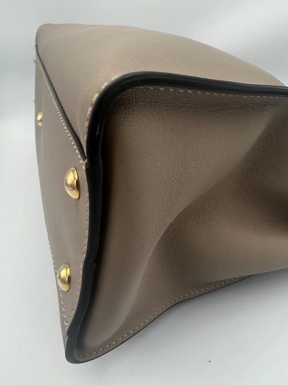 Pre Loved Fendi Peekaboo handbag